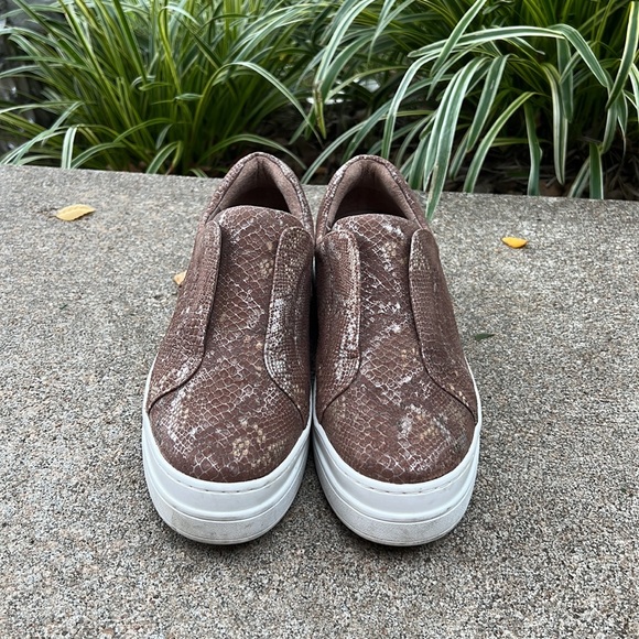 J/Slides NYC slip on snake print shoe, size 8 - Picture 2 of 6